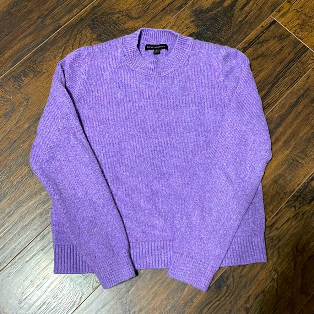 Banana republic small lilac sweater